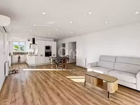 à vendre – maison de plain-pied avec studio indépendant à conches-en-ouche