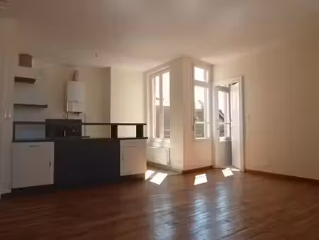 location appartement 3 pièces 56m2 rodez 12000 - 527 € - surface privée