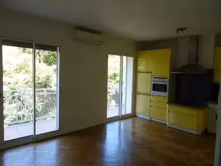 location appartement 2 pièces 49m2 marseille 8eme (13008) - 930 € - surface privée