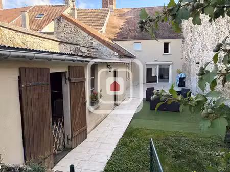 maison de ville avec jardin  terrasse et dépendances