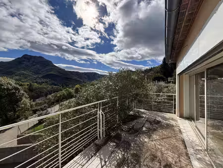 villa contemporaine 5p 183m2 avec piscine et vue dominante