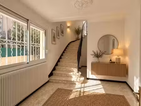 nîmes – maison familiale de 134 67 m² avec bel extérieur et véranda