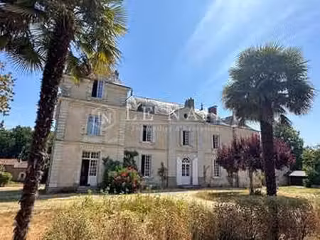 vente demeure d'exception à basse-goulaine (44115) : à vendre / 459m² basse-goulaine
