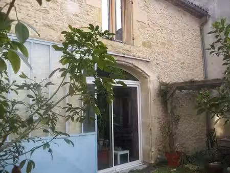 maison en pierres + gîte