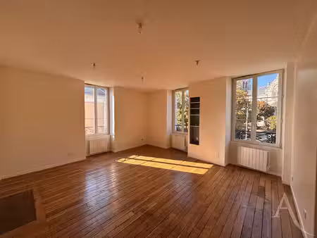 location appartement 3 pièces  75.00m²  châteauroux