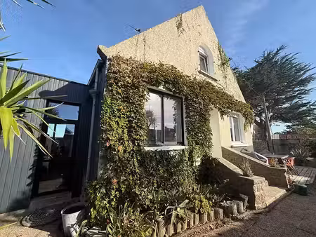 vente maison 7 pièces 110 m² à santec (29250)  499 000 €