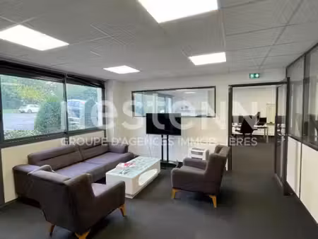 location bureaux vannes 56000 97m²