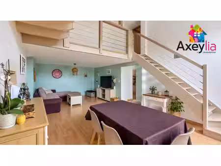 a vendre- saint-julien de jonzy- maison en pierres sur terrain d'environ 2780 m2