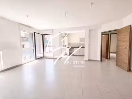 vente appartement 4 pièces 84m2 grenoble 38000 - 355000 € - surface privée
