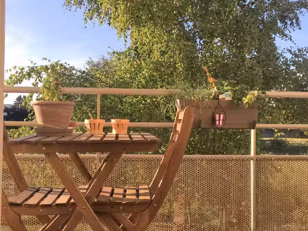 appartement t2 avec terrasse et stationnement à la riche bot