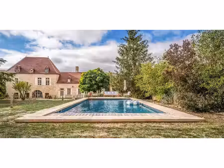 propriété avec piscine et jardin provency (89)
