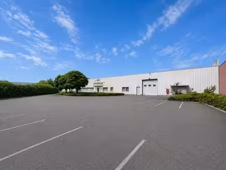 location local d’activités 300m² à 1950m²