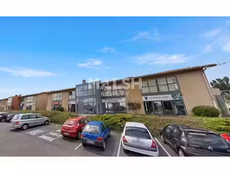 location commerce limas 69400 205m²