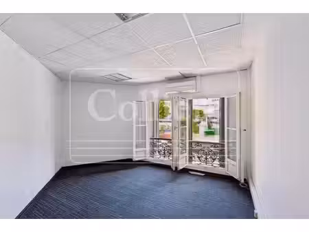 location bureaux 55m²
