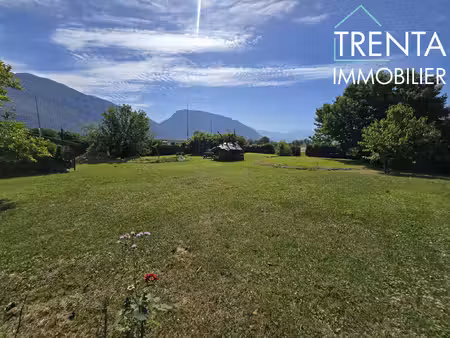 terrain plat de 595m²