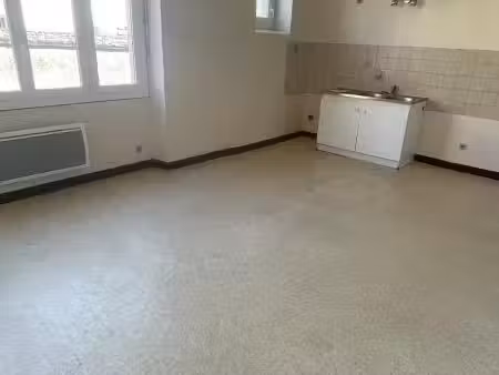 location appartement 2 pièces 43m² villeneuve de marsan 40190
