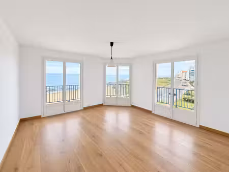 appartement face mer  3 pièces  62m²  corniche de st hilaire de riez