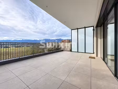 appartement t4 non meublé de 88m² avec balcon de 21m² et garage fermé + place de parking p