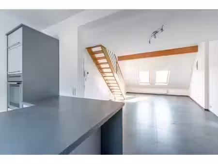 appartement en duplex à messancy avec jardin et parking - pe