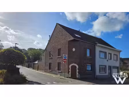maison 3 façades avec 3 chambres et double carport