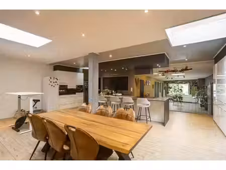 grande maison avec 6 chambres et bureau à ternat