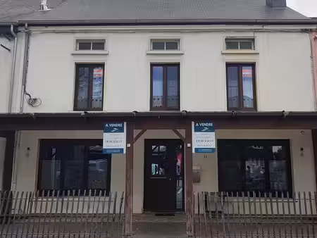 maison sur la place du village de bohan