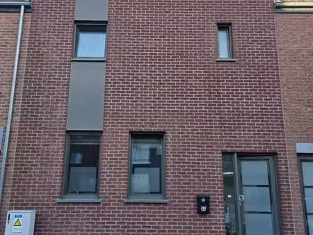 appartement 2ch. à louer à marche-en-famenne  800+50€  peb b