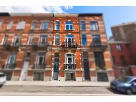 maison unifamiliale près du cinquantenaire