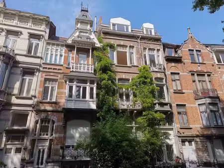 voltaire / colignon : bel appt 1 ch avec jardin commun