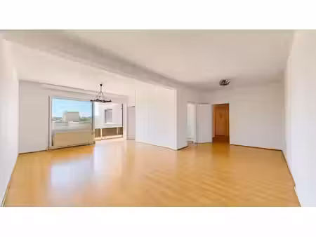wsl - deux maisons : bel appt 2ch + terrasse + park. peb b-