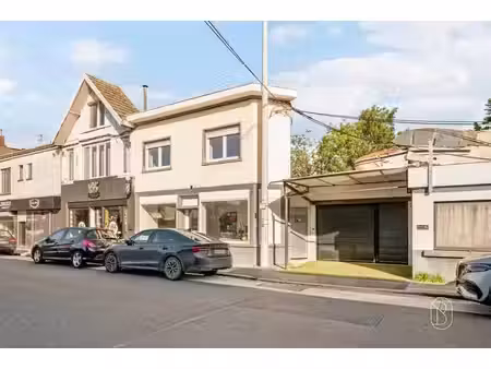 immeuble mixte entièrement rénové - idéal investisseur