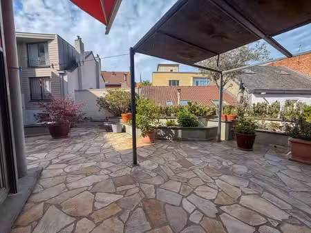 triplex 3 chambres avec garage et gd terrasse