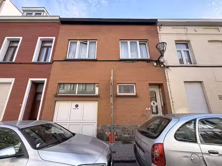 maison unifamiliale de 8 chambres + garage