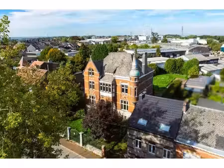 superbe propriété bourgeoise avec jardin et 6 garages