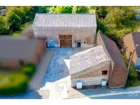 superbe grange + 3000m2 à burdinne