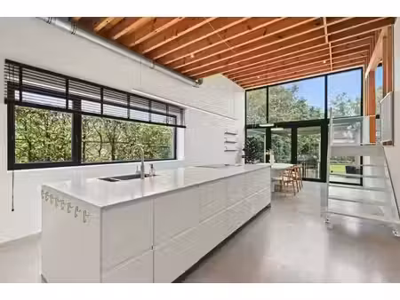 moderne  vrijstaande woning op 706 m² met alle comfort.