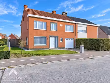blauwvoetstraat 27  8710 ooigem