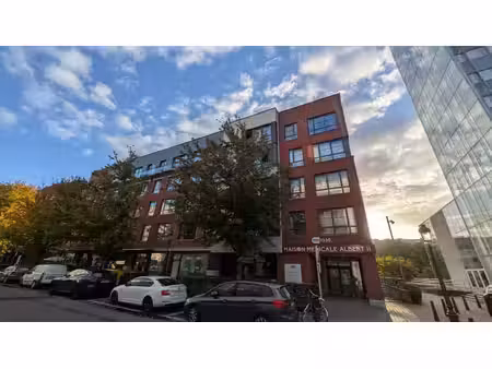 tour et taxi - gaucheret / batiment recent - 2 sdb - peb c+