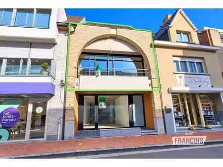 superbe appartement duplex lumineux et élégant  comprenant …