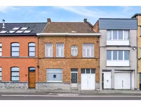 ruime karaktervolle woning met 4 slaapkamers en magazijn ...