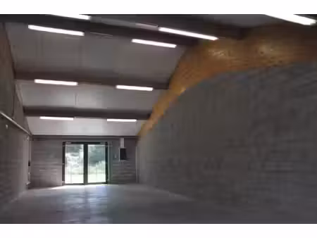 local commercial 90m² à louer  andenne