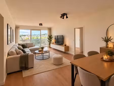 appartement 2ch totalement renove terrasse-box gar-cave