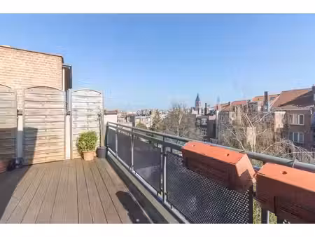 penthouse lumineux avec grande terrasse