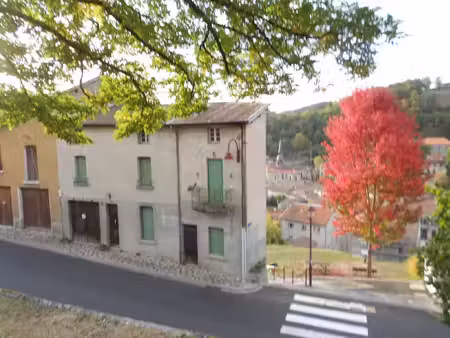 maison de village sur 2 niveaux avec garage d’environ 70 m2