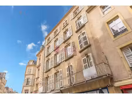 metz centre : appartement f2 atypique avec vue sur la cathédrale et le temple neuf