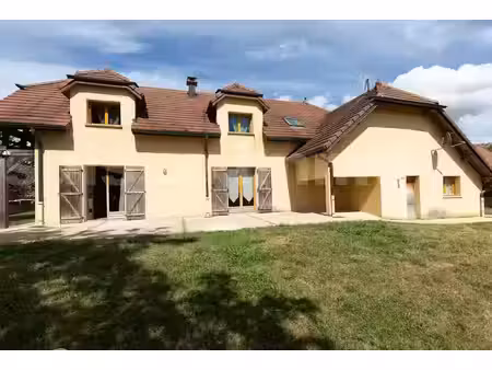 vente maison 7 pièces 241 m² à grandfontaine (25320)  310 000 €