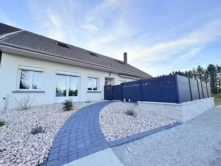 vente maison 8 pièces 200 m² à vercel-villedieu-le-camp (25530)  290 000 €