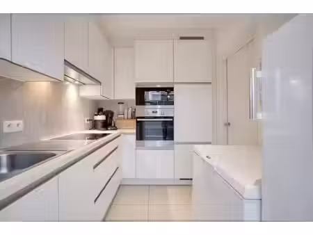 appartement rénové de 3 chambres à banneuxwijk