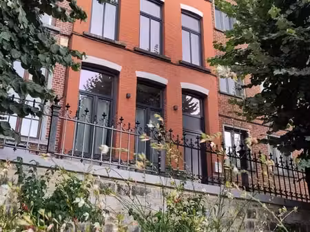 maison fraîchement rénovée centre historique mons