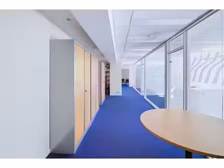 cinquantenaire: espace de bureaux calme et fonctionnel